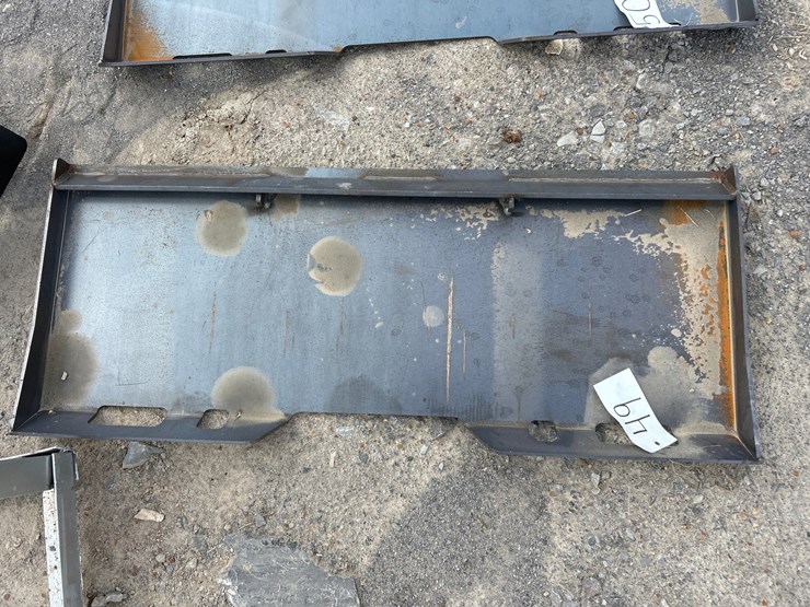 #49-•-skid-steer-adapter-plate-image-1
