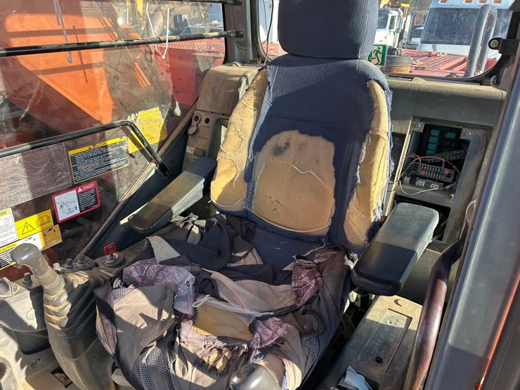 2021-hitachi-zx225-image-61