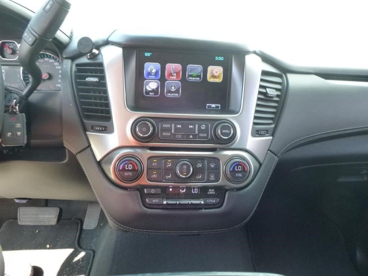 2019-chevrolet-tahoe-image-11