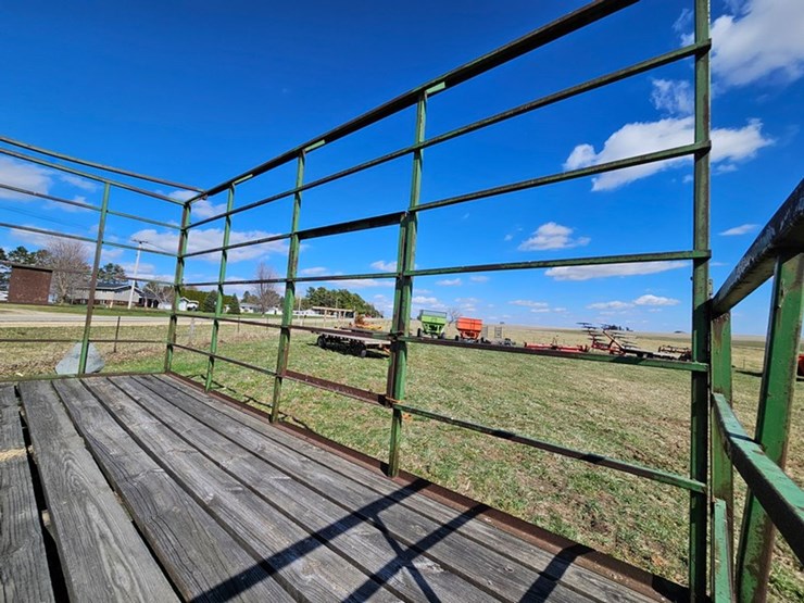 #535-•-8'x16'-bale-wagon-image-11
