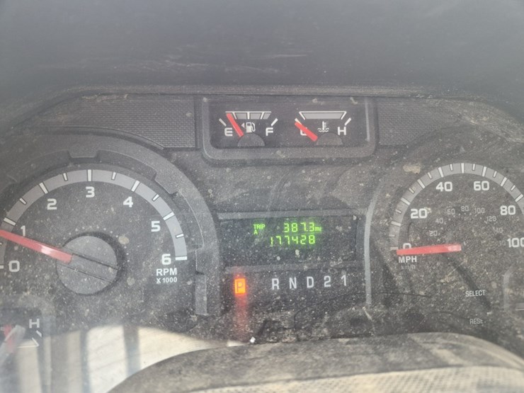 2011-ford-e350-image-11