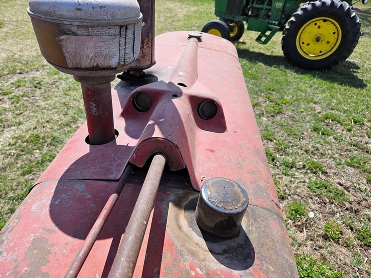 #525-•-farmall-super-m-tractor-image-28