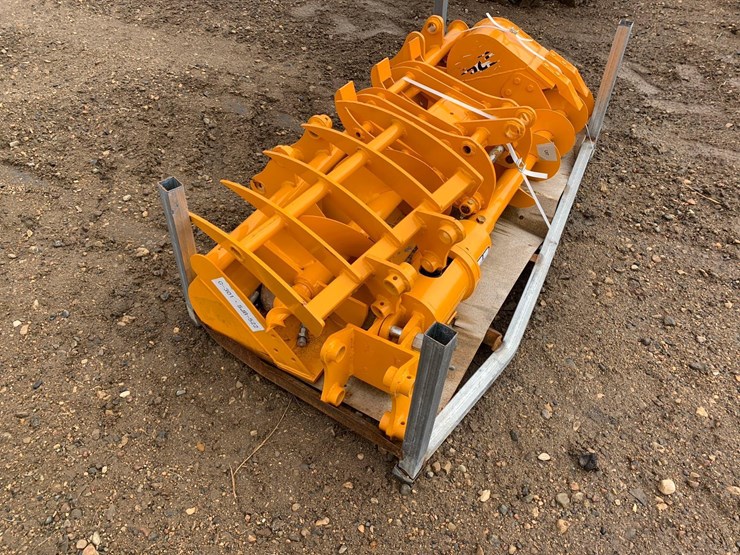 compact-excavator-attachments-image-4