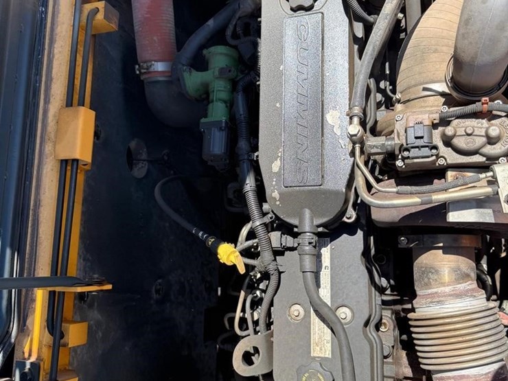 2017-hyundai-hx300l-image-31