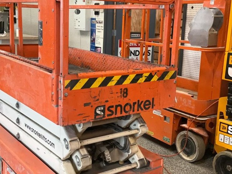 #424-•-2020-snorkel-19'-scissor-lift-image-4