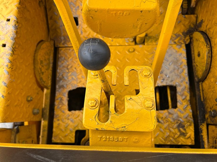 john-deere-350-image-37