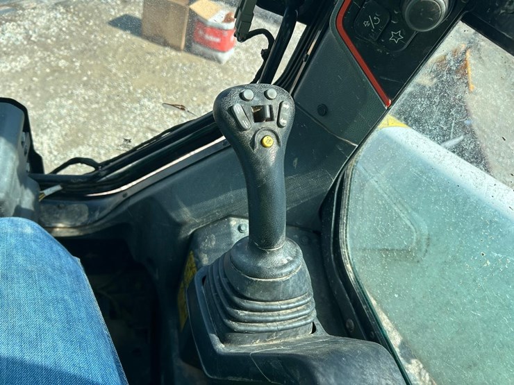 2020-bobcat-t76-image-21