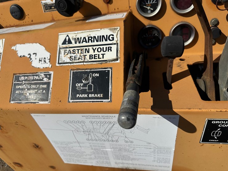 case-maxi-sneaker-image-45