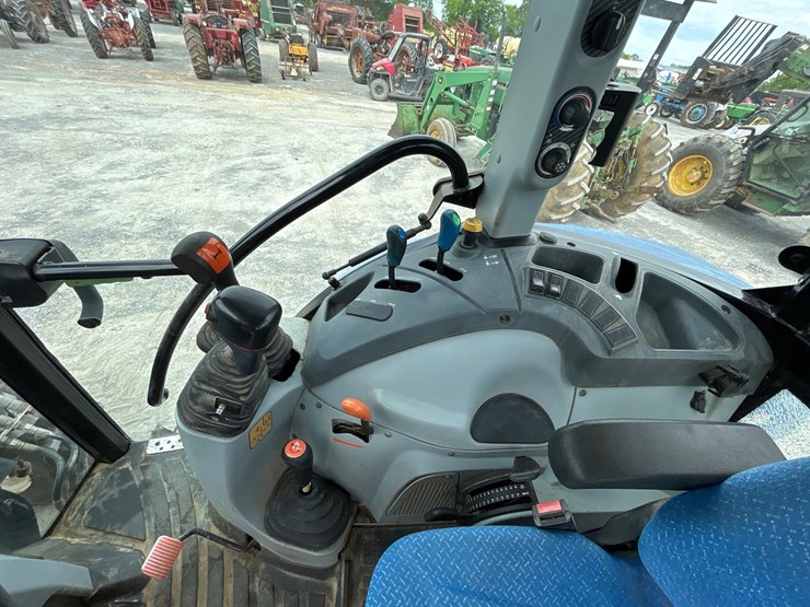 new-holland-t4.95-image-15