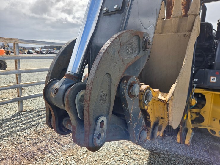 2019-deere-310-image-38