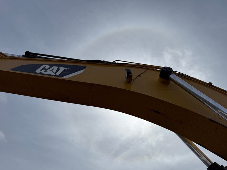 caterpillar-330d-image-33