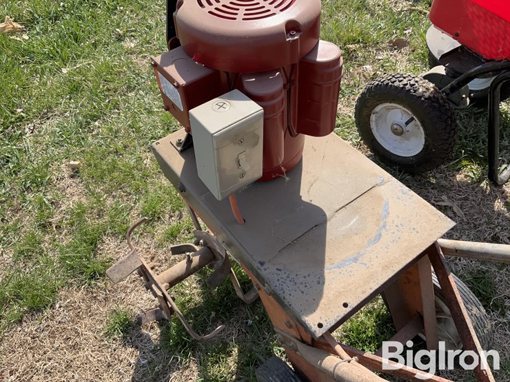 tiller,-broadcast-spreader-image-9