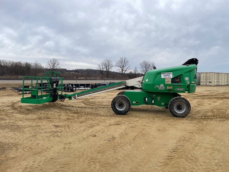 2016-jlg-400s-image-8