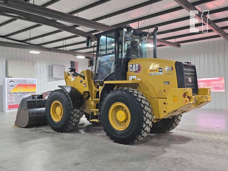 2021-caterpillar-920-image-4