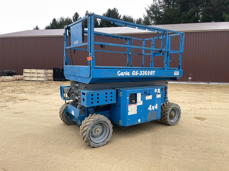 #7514-•-(s-2)-2012-genie-3369-rough-terrain-scissor-lift-image-1