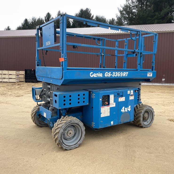 #7514 • (S-2) 2012 Genie 3369 Rough Terrain Scissor Lift