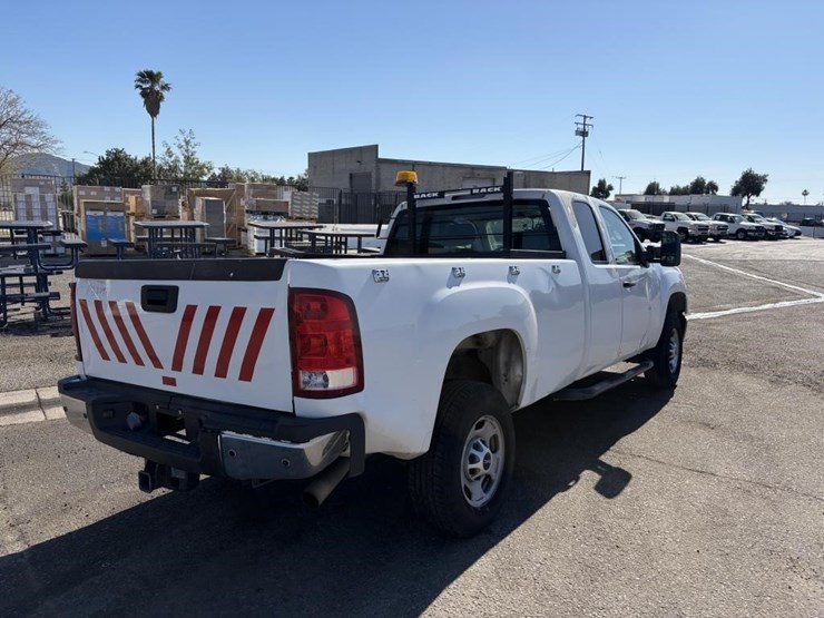 2012-gmc-sierra-2500-image-3