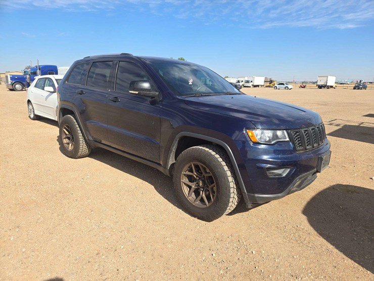 2018-jeep-grand-cherokee-limited-image-2