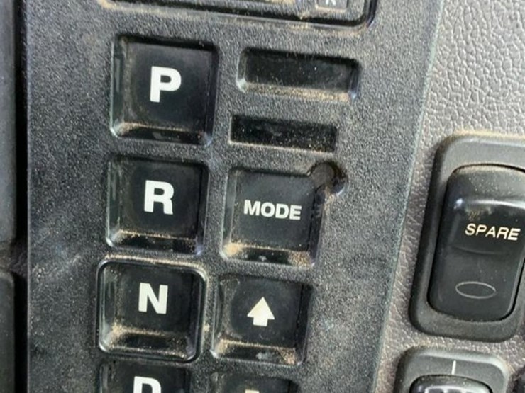 2021-peterbilt-337-image-29