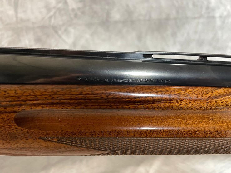 #3761-•-browning-light-12-12-gauge-semi-auto-shotgun,-sn:-41213-(arcadia,-wi)-image-12