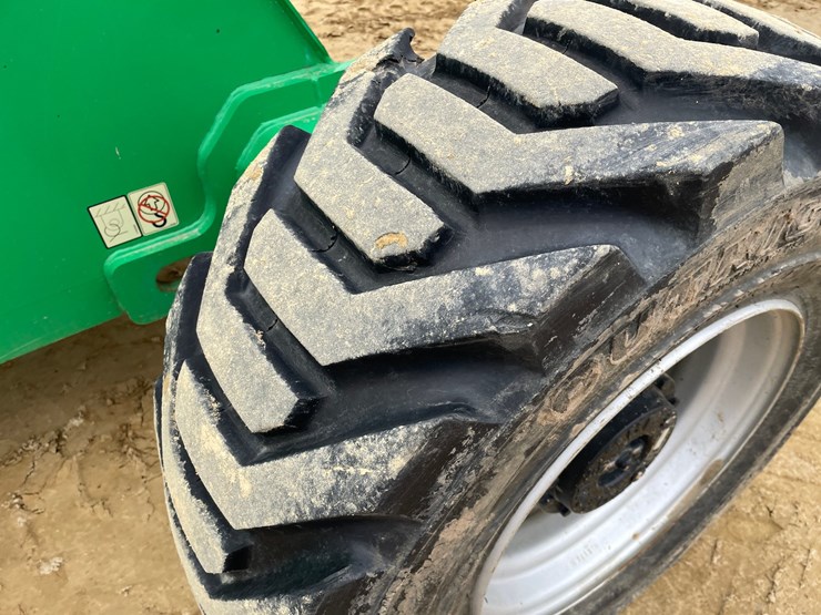 2016-jlg-400s-image-75