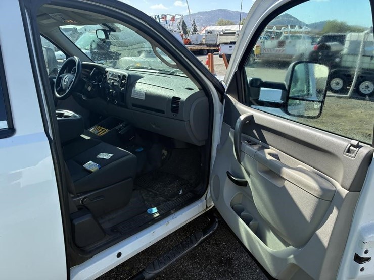 2012-gmc-sierra-2500-image-9