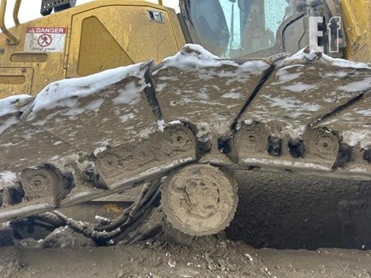 2017-komatsu-d61pxi-image-55