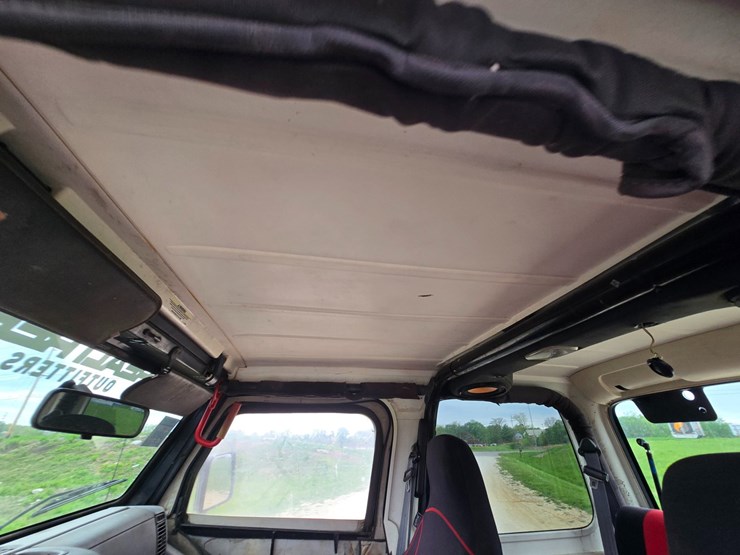 1997-jeep-wrangler-image-43