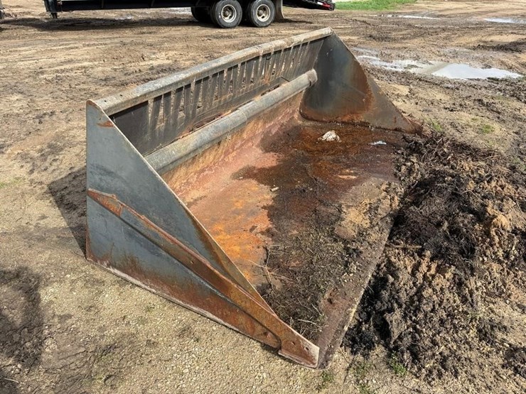 bobcat-8'-skidsteer-bucket-image-4