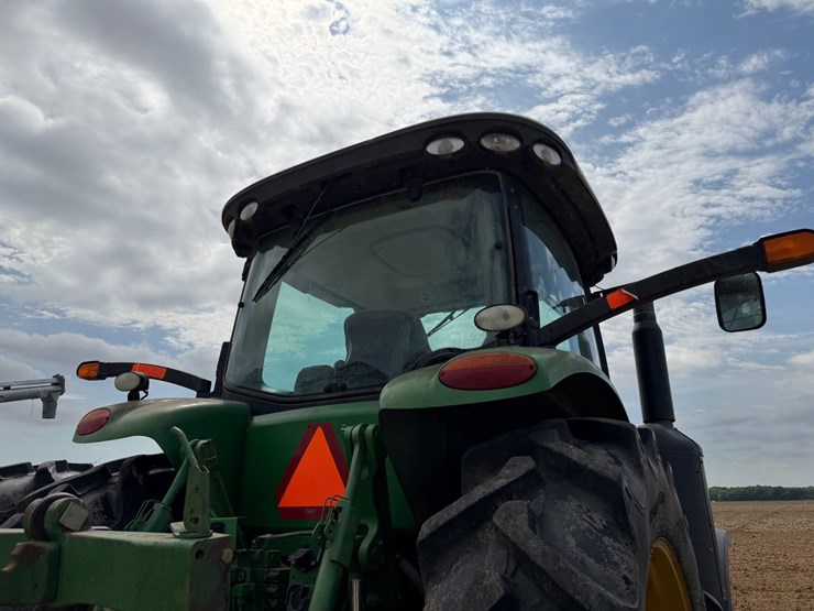 2012-john-deere-8235r-image-43