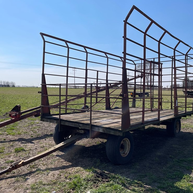 #3098 • Meyers 18' Kicker Wagon