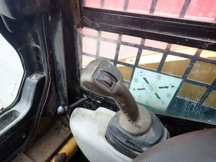 2010-caterpillar-232b-image-21