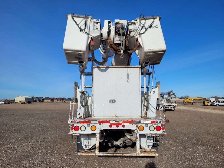 2013-international-harvester-sx525-bucket-truck-image-7