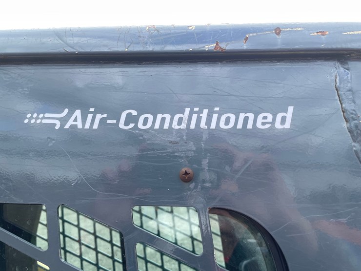 2013-gehl-rt210-image-28