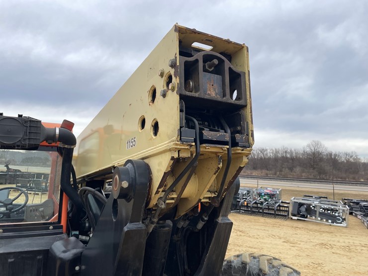 2013-jlg-g6-42a-image-39