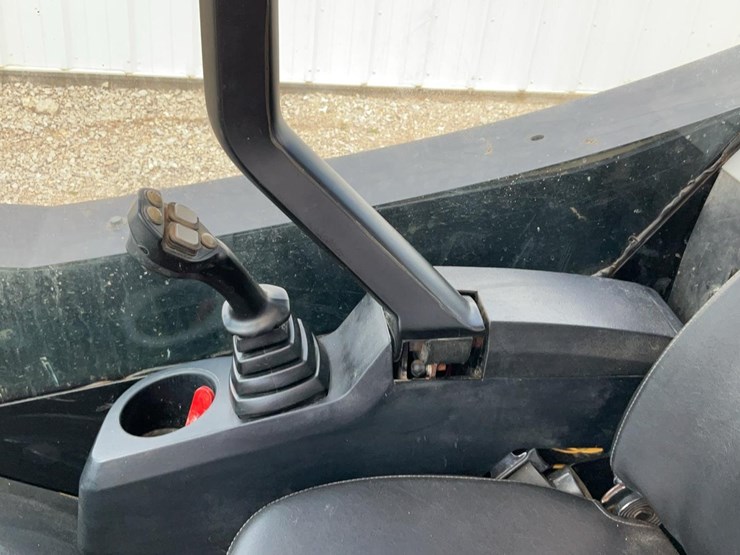 2021-jcb-215t-image-10