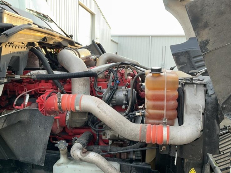 2017-international-prostar-image-13