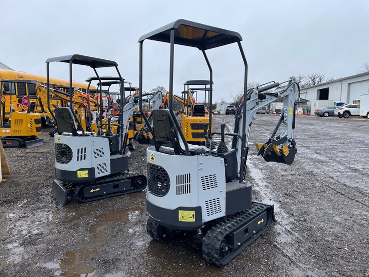 #3294-•-2026-ats-d12d-mini-excavator-image-3