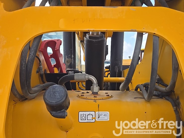 2017-jcb-510-56-image-38