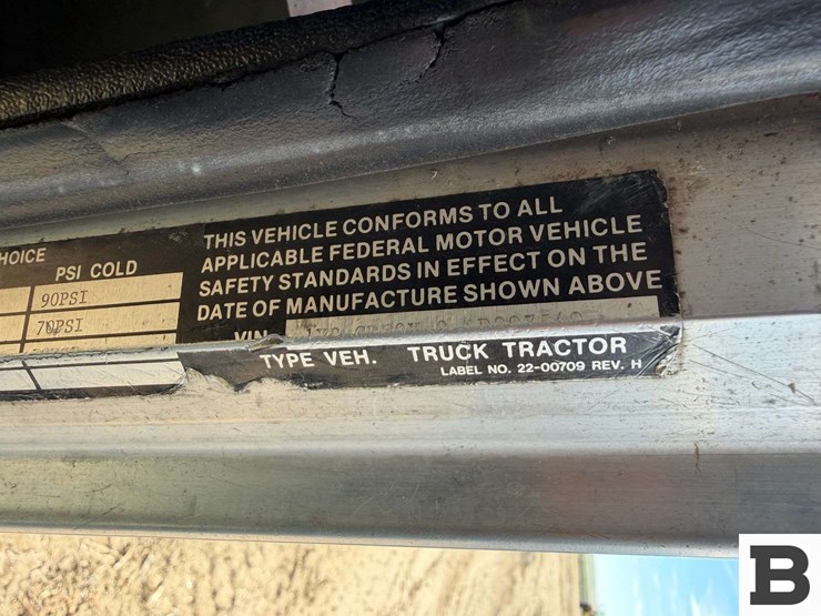 1990-peterbilt-377-image-51