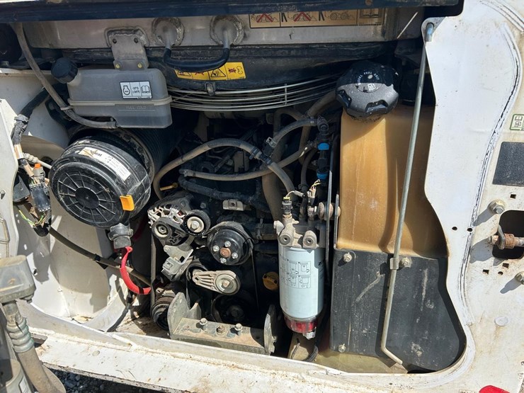 2020-bobcat-t76-image-15