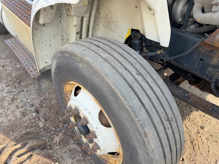 2015-international-8600-image-12