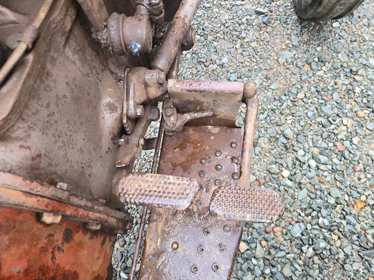 massey-ferguson-35-image-22