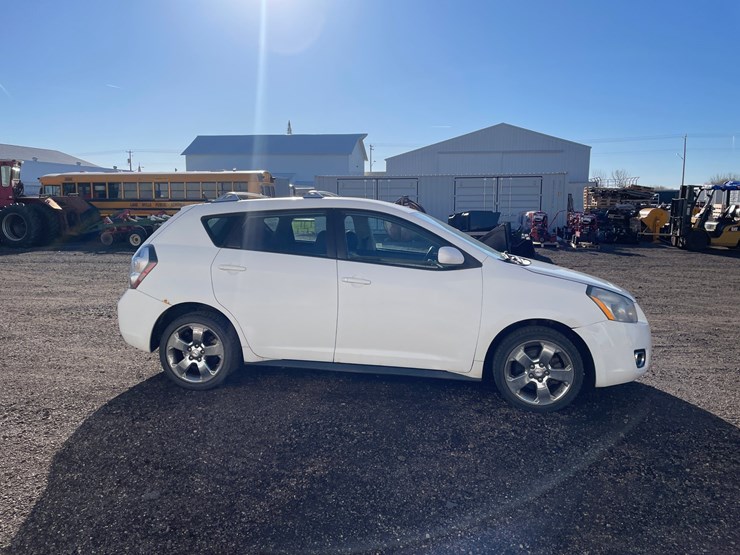 #2849-•-2008-pontiac-vibe-awd-hatchback-(has-wi-title)-image-4