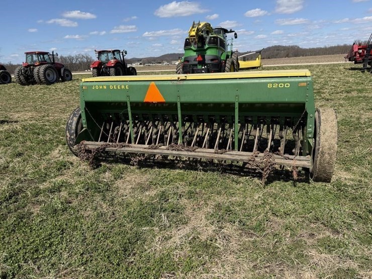 john-deere-8200-image-5