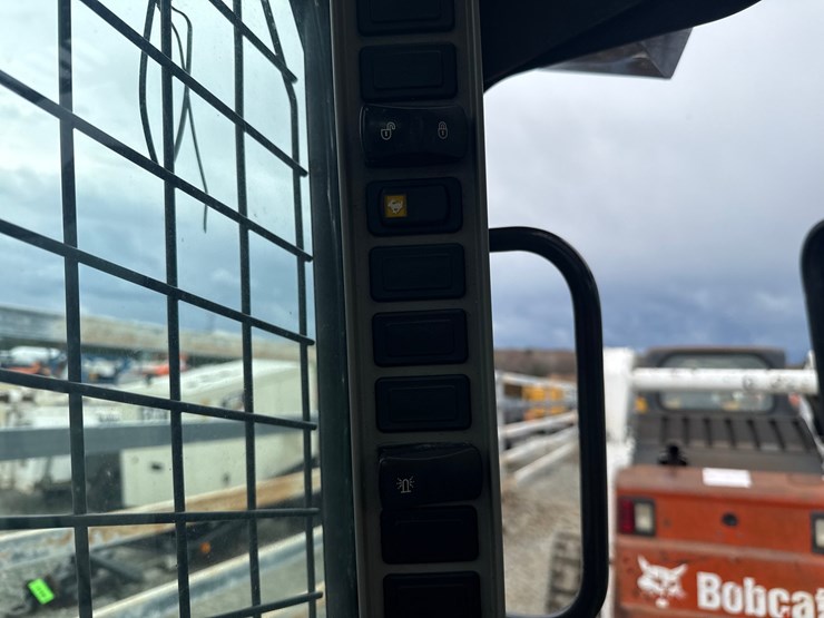 case-sr210b-image-29