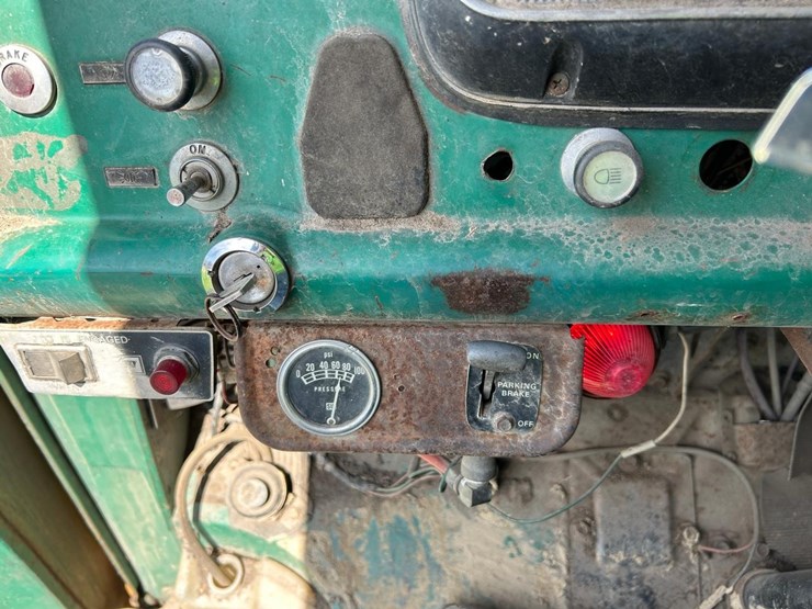 1983-caterpillar-3208-image-26