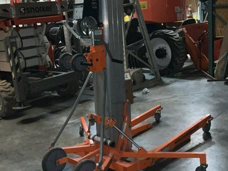 #315-•-2019-snorkel-18'-material-lift-image-3