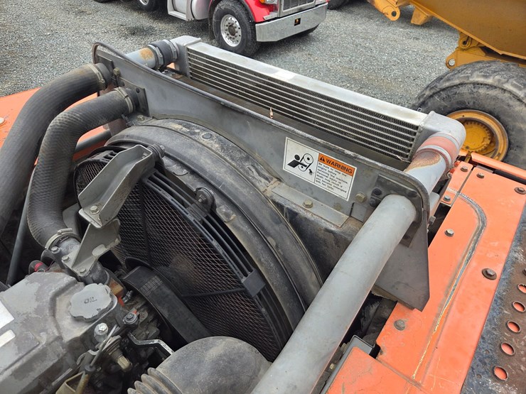 hitachi-zx330-lc-image-48