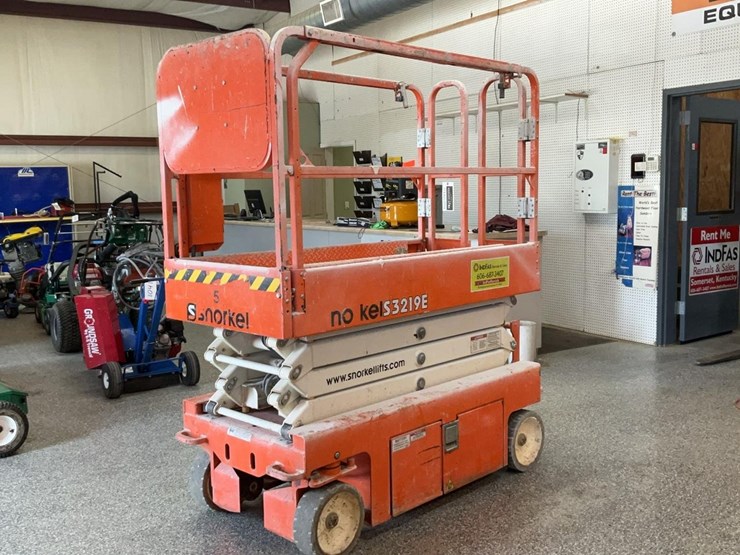 #412-•-2019-snorkel-19'-scissor-lift-image-15
